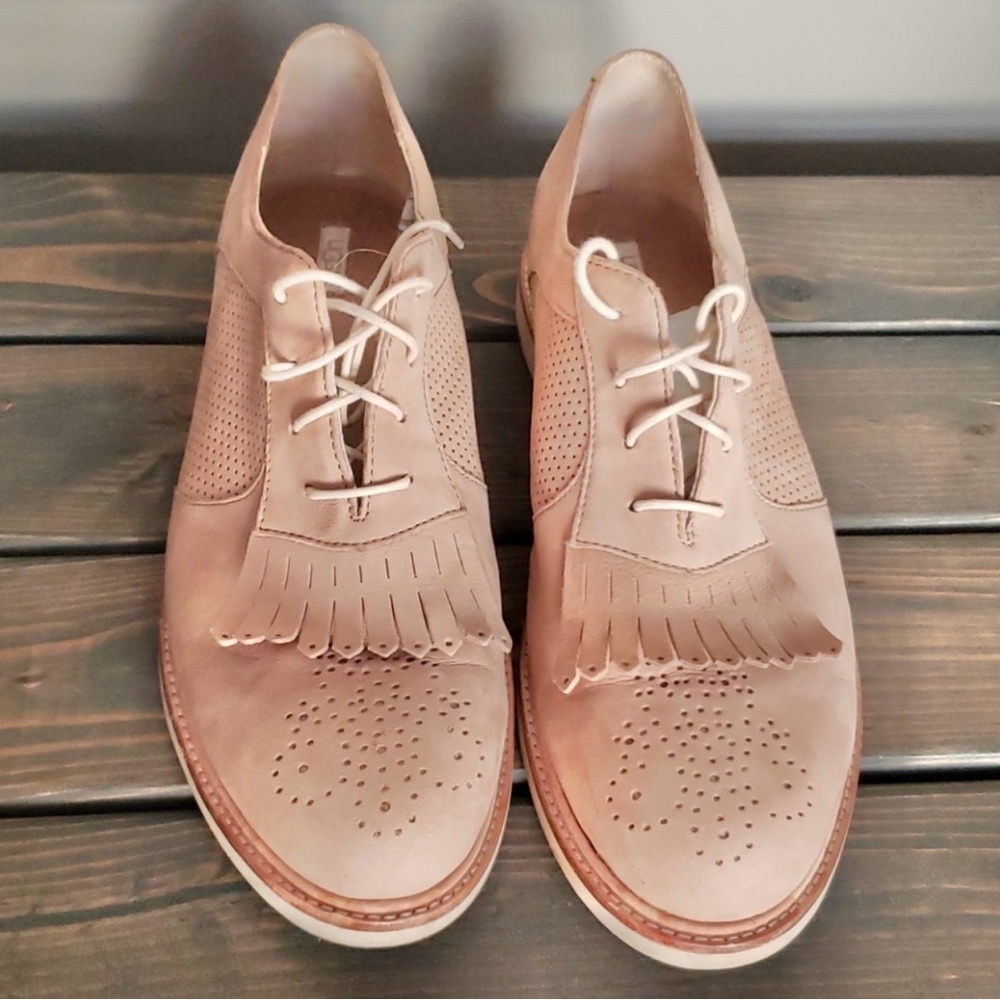 Ugg Bernette Kiltie Oxford Loafer, sz 10 Beige/Tan